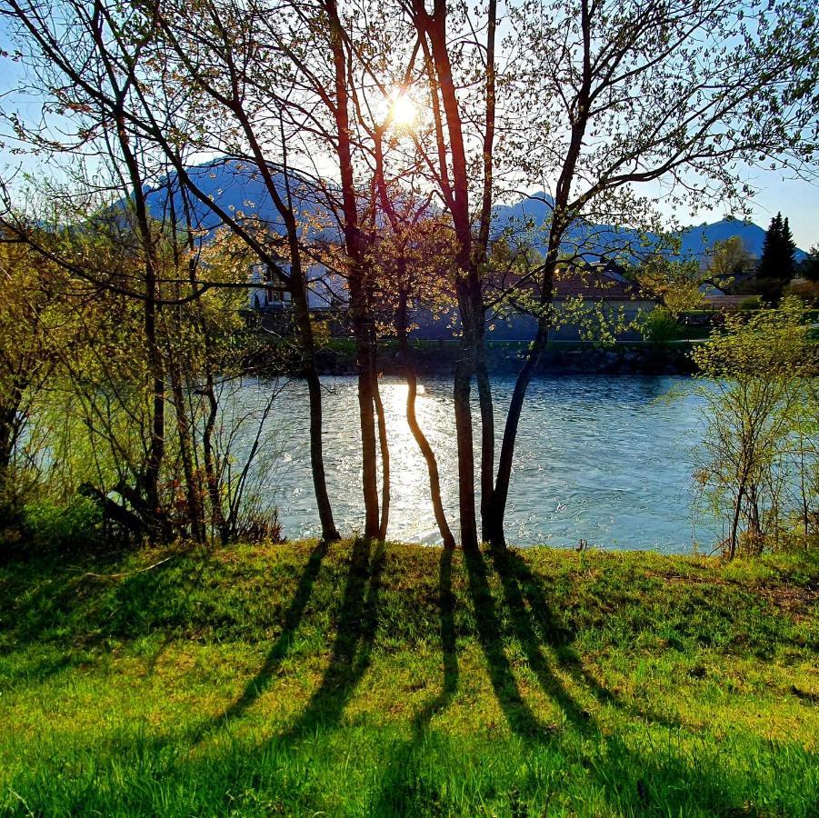 Feinzimmer Mit Feinkost & Wein Marquartstein Exteriér fotografie